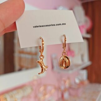 Aretes bota y sombrero